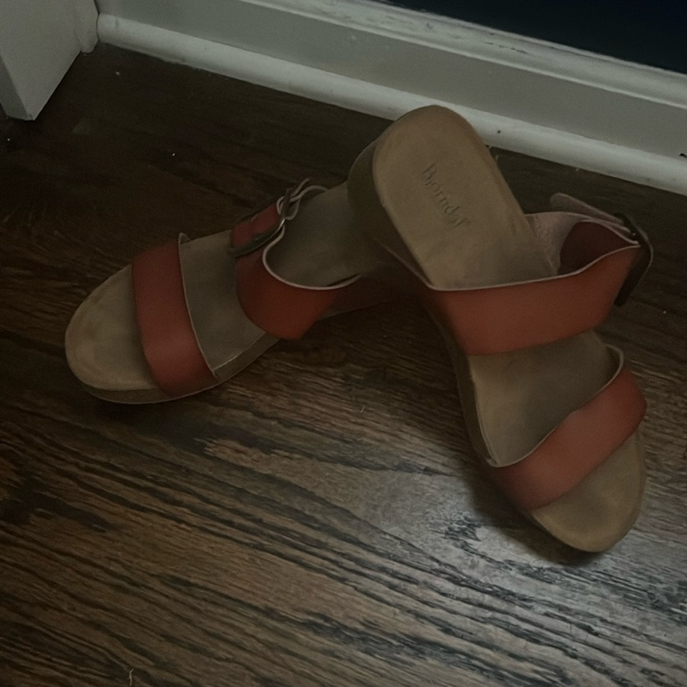 Platform sandals